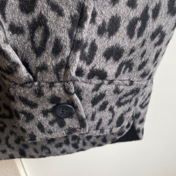 GAP Charcoal Leopard Print Jacket - Picture 4 of 5